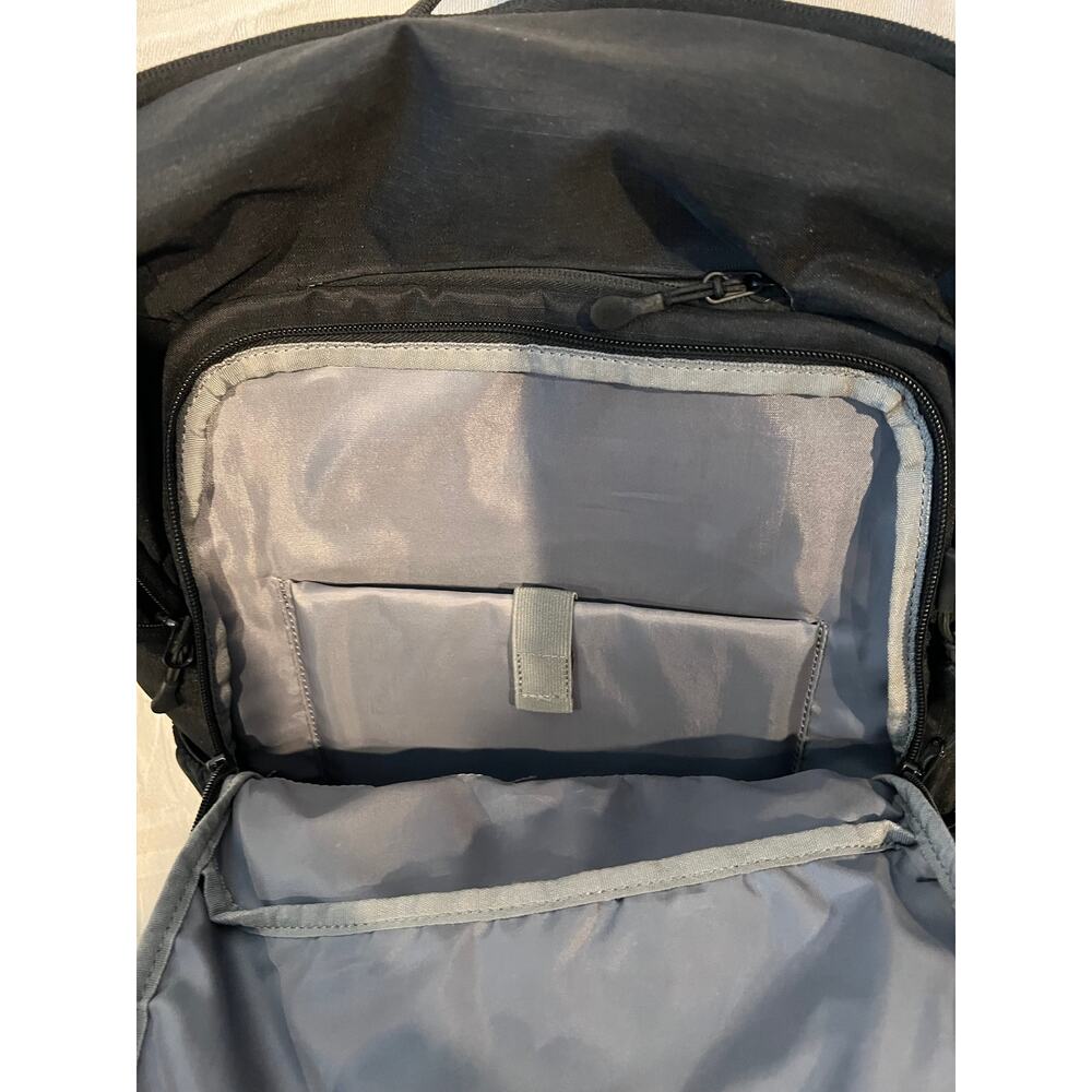 Embark Black Padded Backpack - Picture 4 of 6